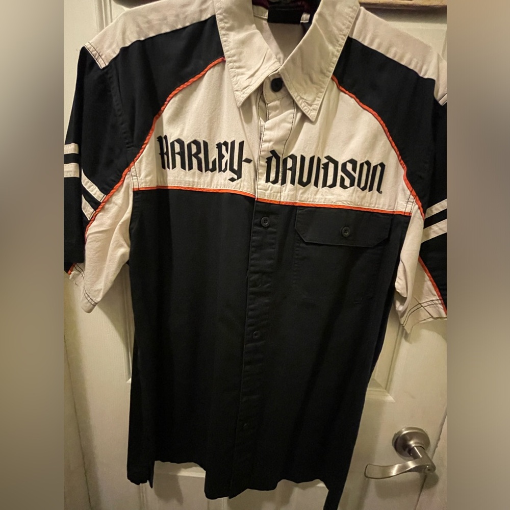 Men’s large Harley Davidson shirt
